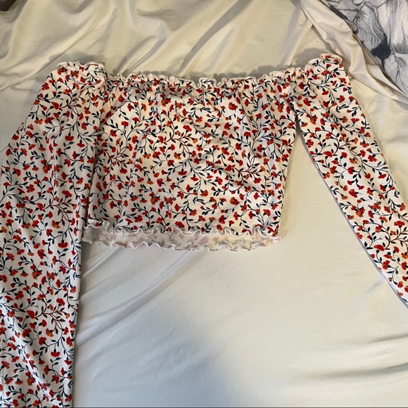 Forever 21 Off the Shoulder Top - Picture 1 of 4